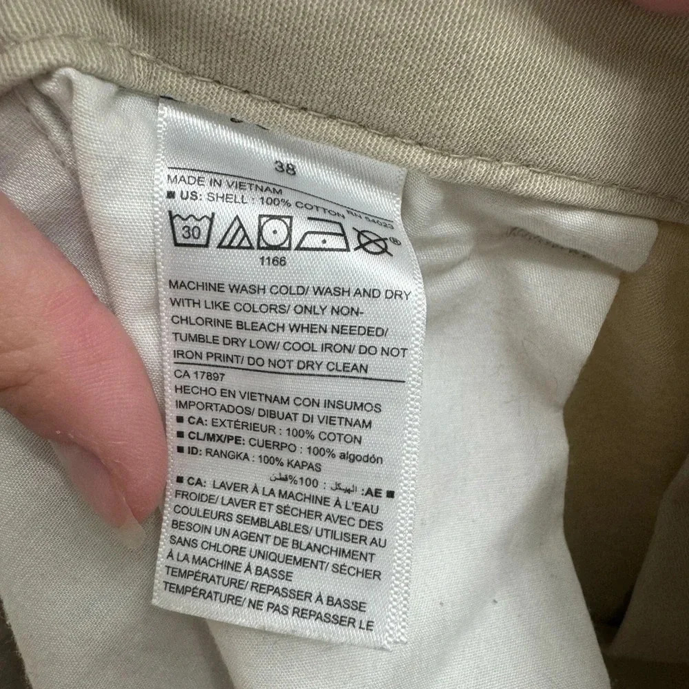 Old Navy Men’s Shorts - Picture 6 of 6